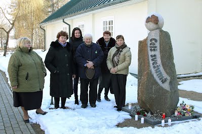 https://goo.gl/photos/w9rW2yHRcbixwZT69