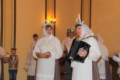 https://goo.gl/photos/atsewwaYmAkM8GKF8