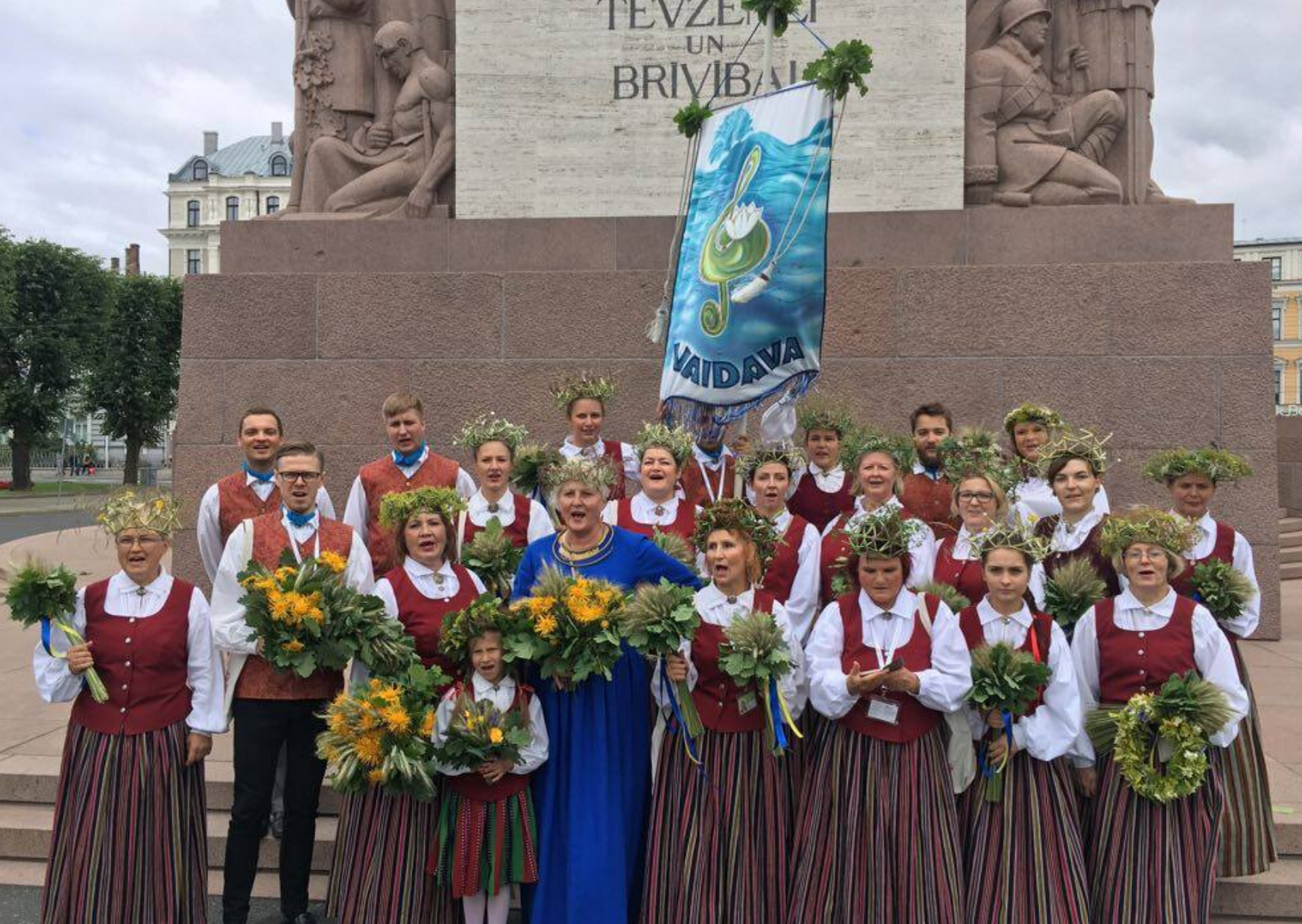 https://sites.google.com/a/koceni.lv/kocenu-novads/kulturai/amatiermakslas-kolektivi/jauktais-koris-vaidava